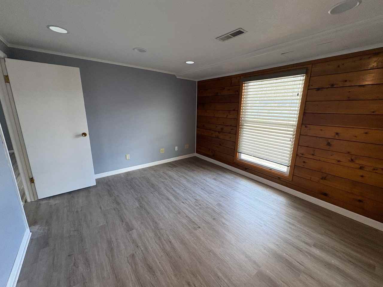 661 Reynoldswood Rd #1 - Photo 3 of 25