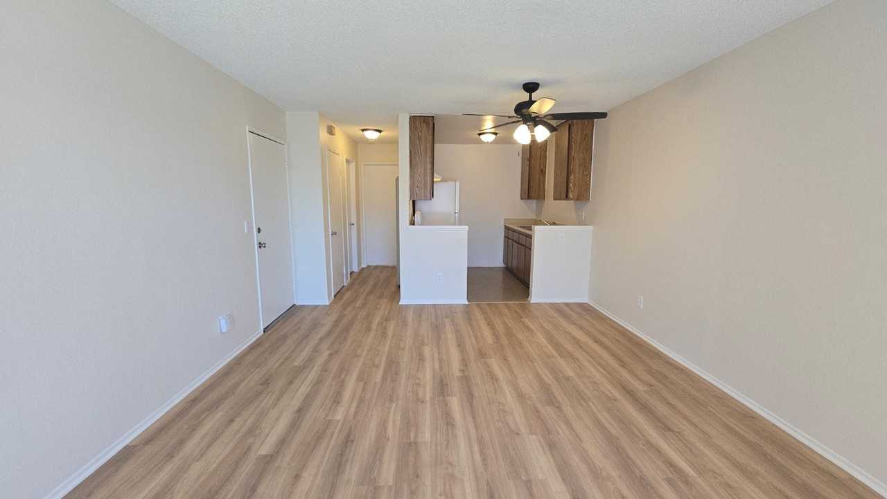 5906 Challen Ave #14 - Photo 4 of 8