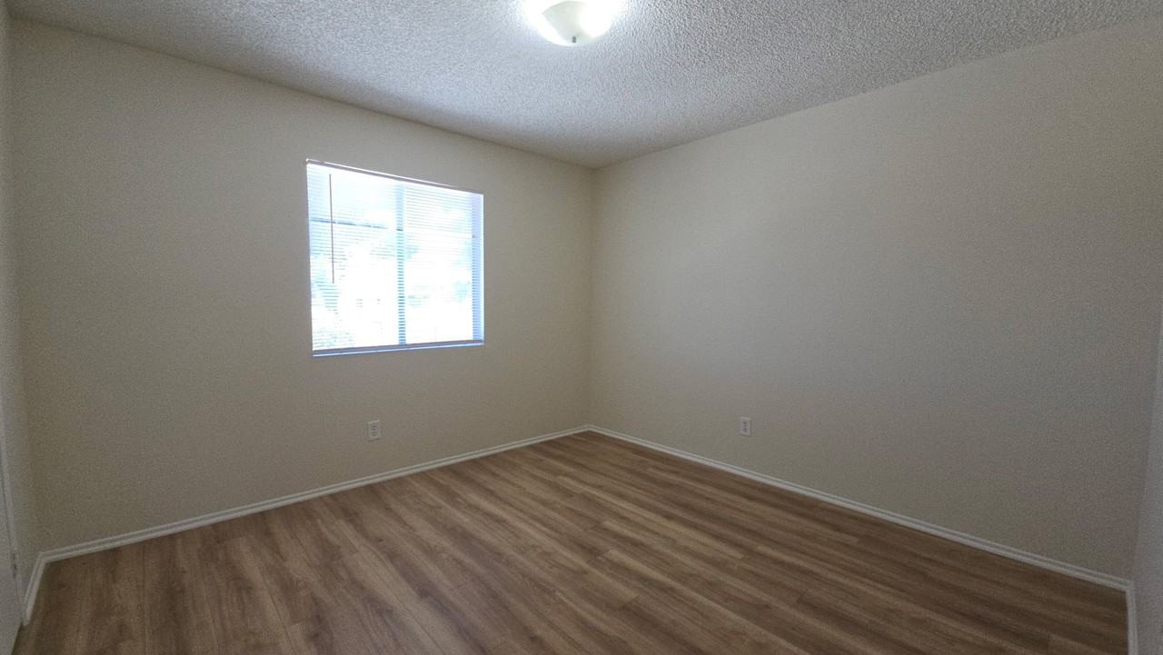 5906 Challen Ave #14 - Photo 7 of 8