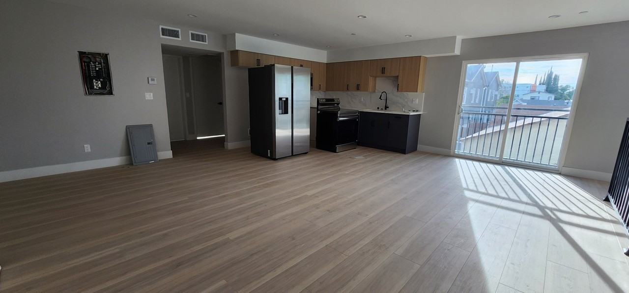 5725 Klump Ave - Photo 7 of 12