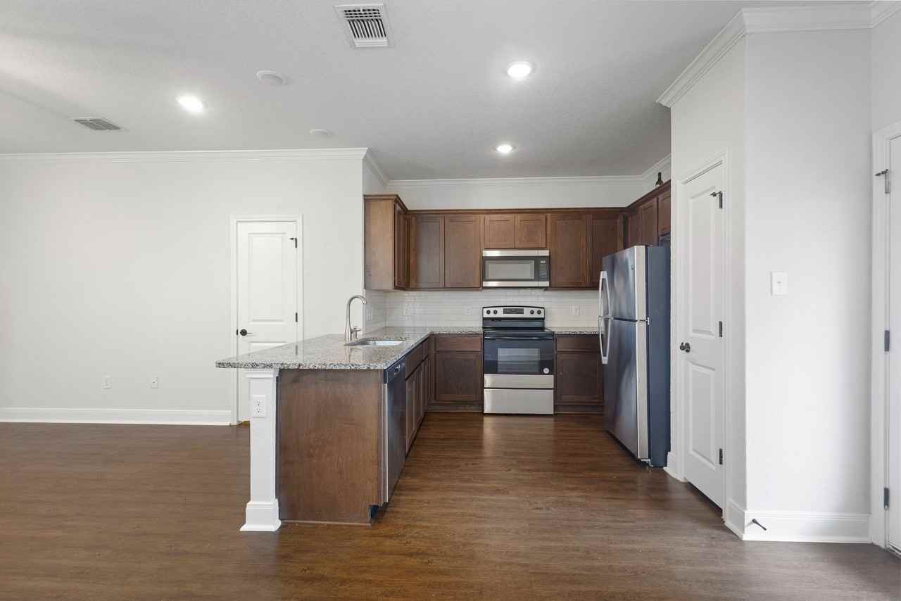 10303 Candlewood Way #101 - Photo 2 of 11