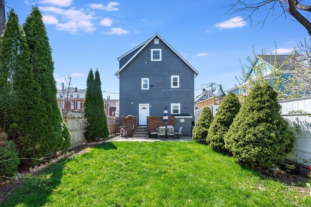 64 Parker St - Photo 2 of 12