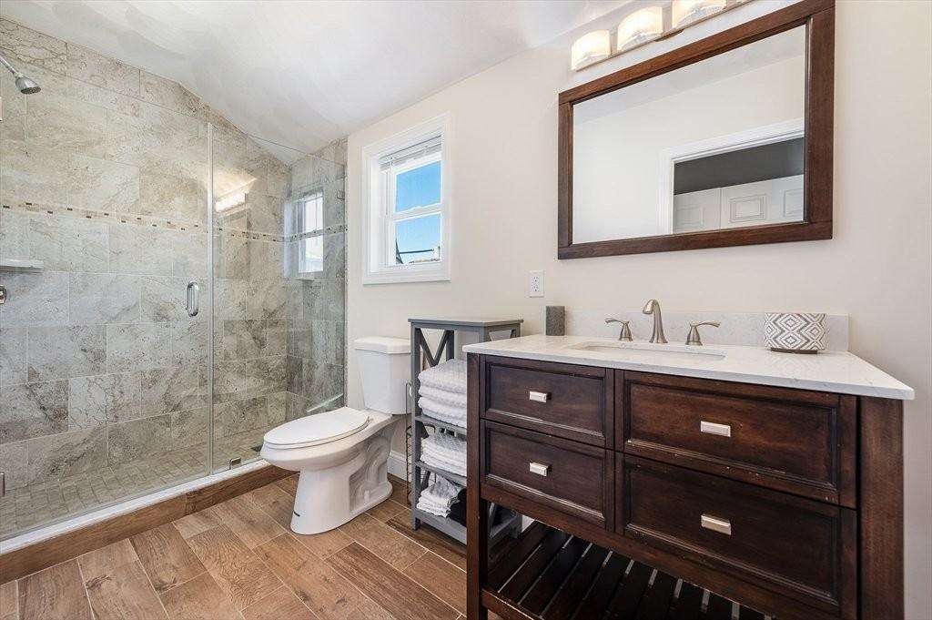 64 Parker St - Photo 4 of 12