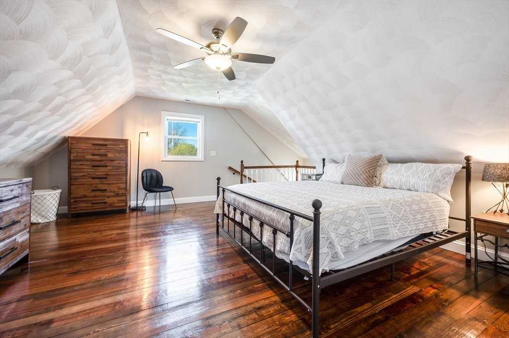 64 Parker St - Photo 5 of 12