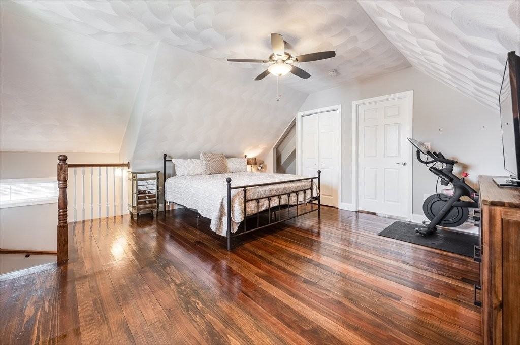 64 Parker St - Photo 6 of 12