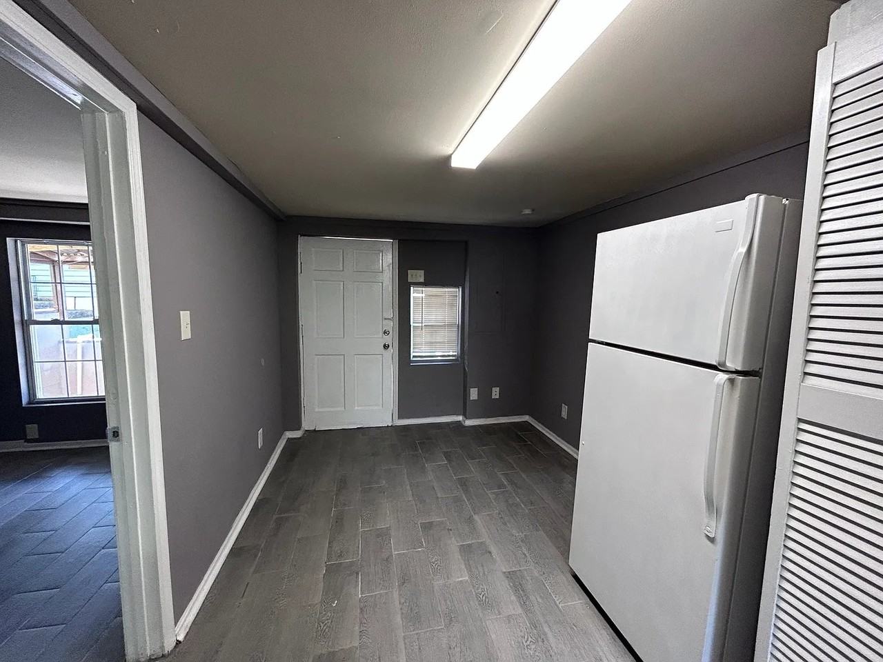 1320 Brown St #E - Photo 7 of 16