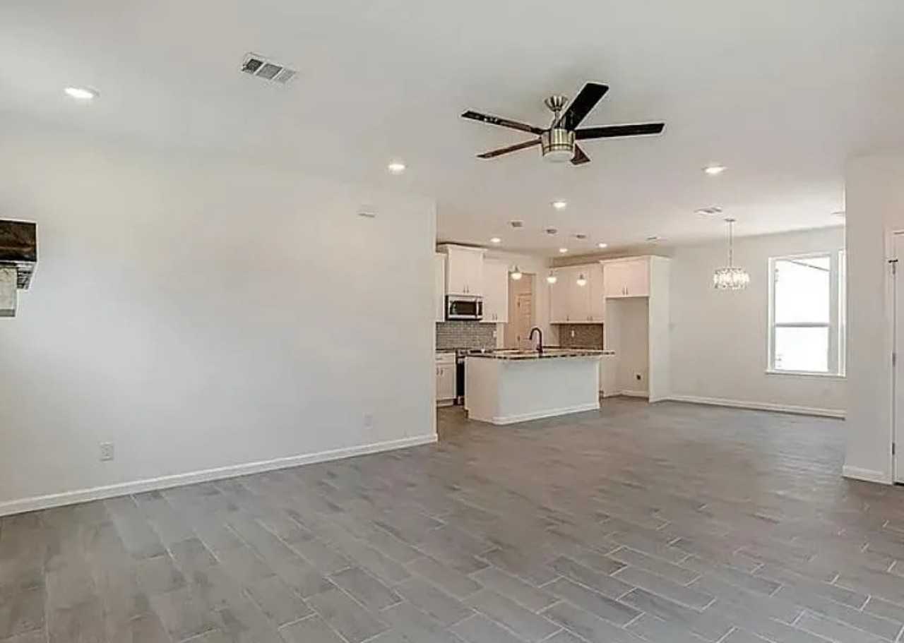 1583 Bonnyview Dr - Photo 3 of 4