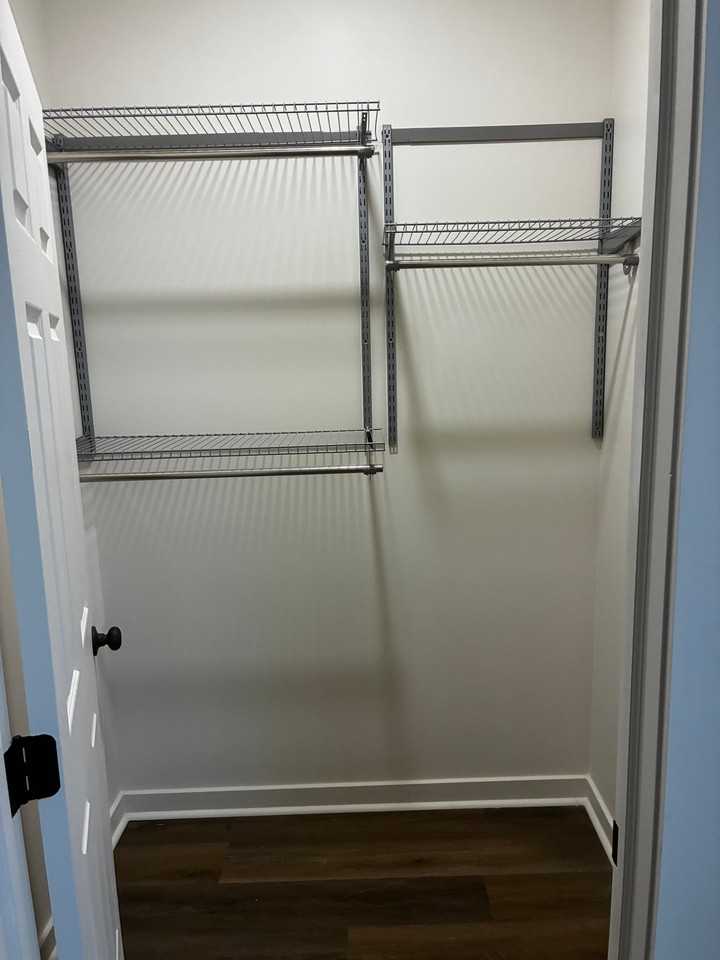 826 W 29th St - Photo 7 of 11