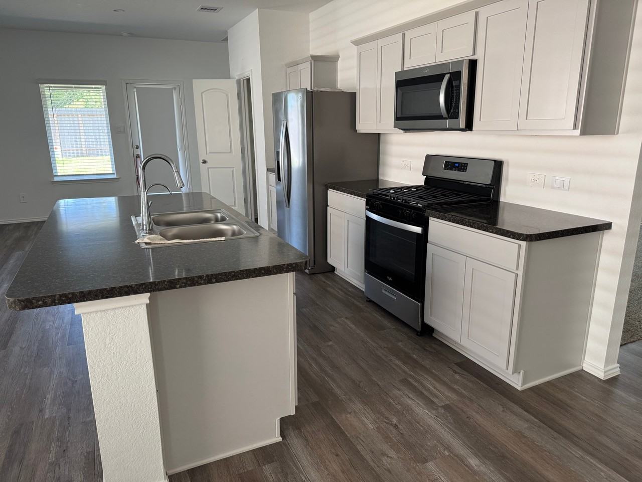 5626 Vintage Oakmont Dr - Photo 2 of 11