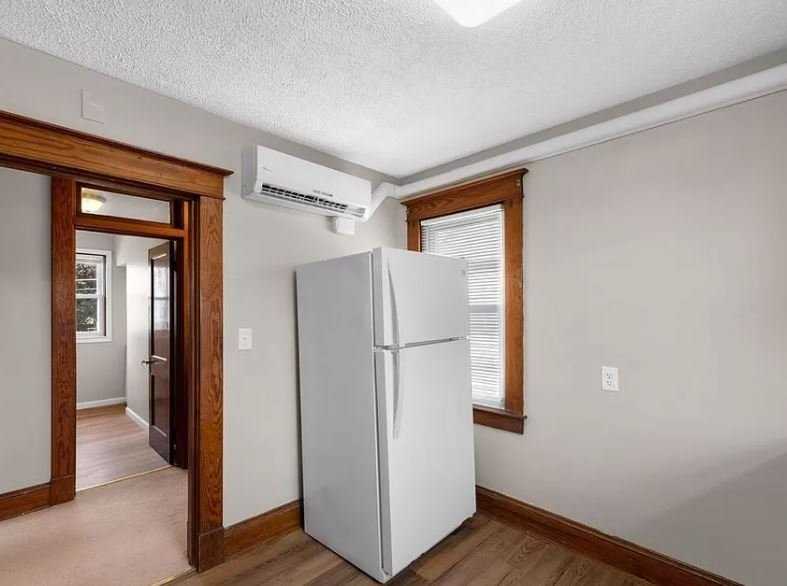 1236 Maple Ave #B - Photo 3 of 7