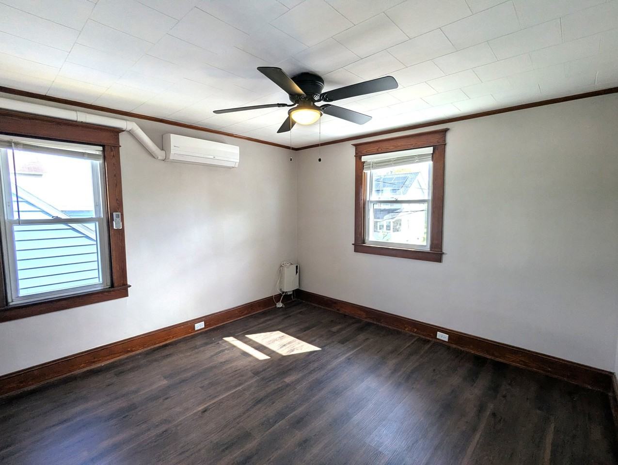 1236 Maple Ave #B - Photo 4 of 7