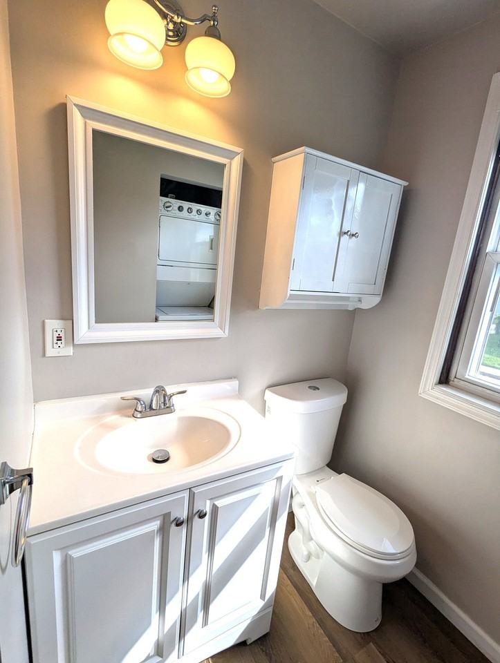 1236 Maple Ave #B - Photo 6 of 7