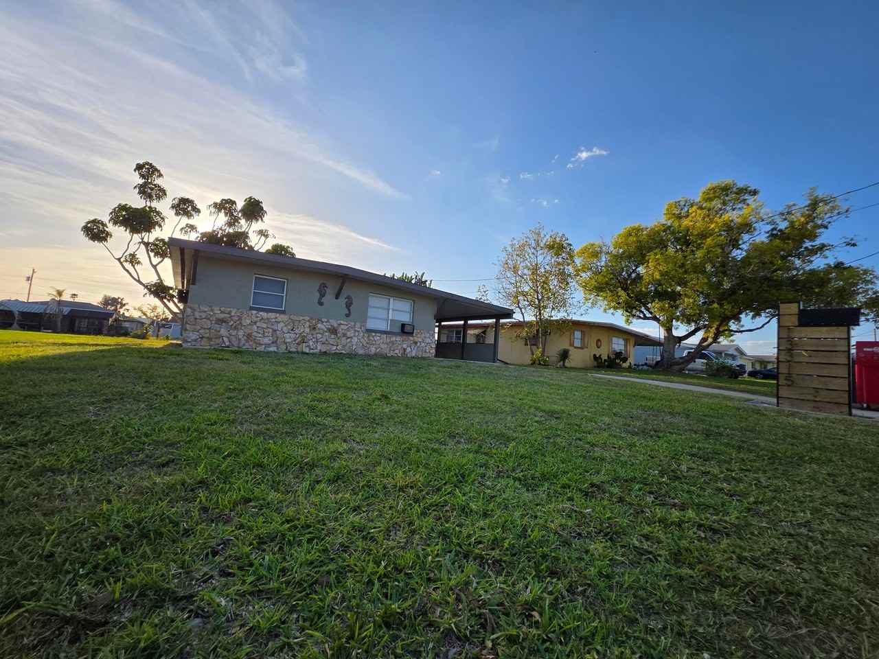 13315 Neptune Dr - Photo 2 of 20