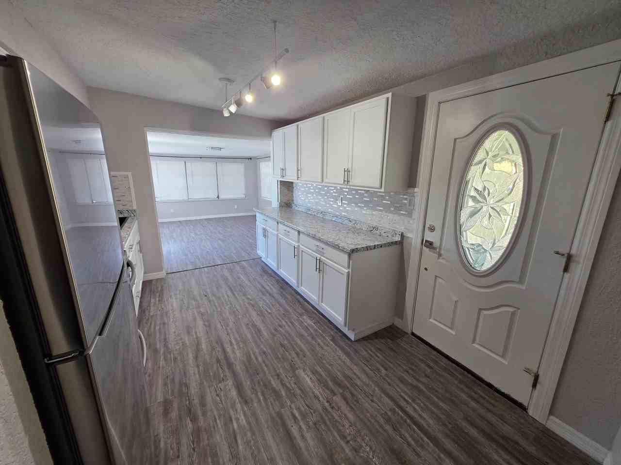 13315 Neptune Dr - Photo 5 of 20