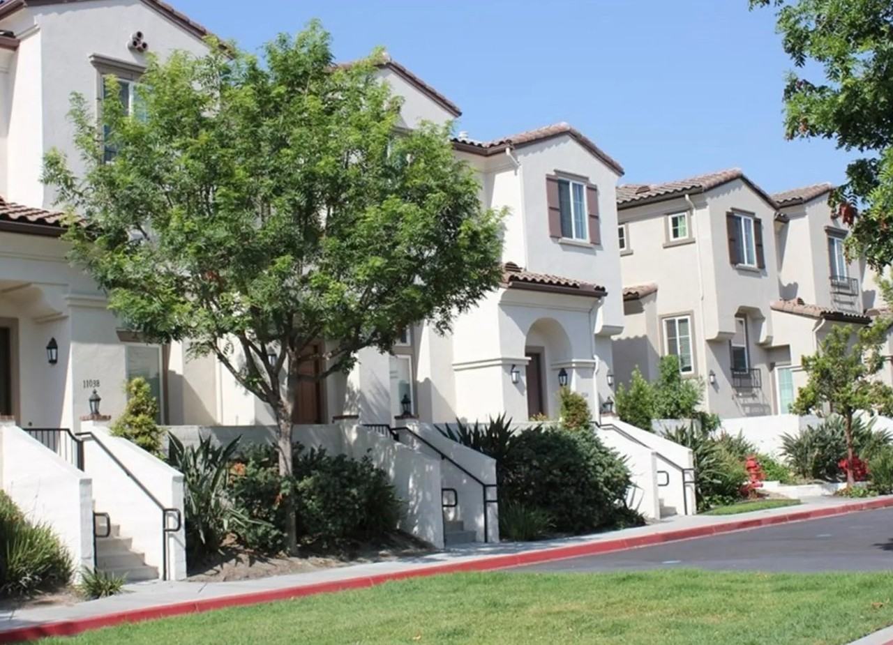 3676 Tyler Ave - Photo 4 of 8