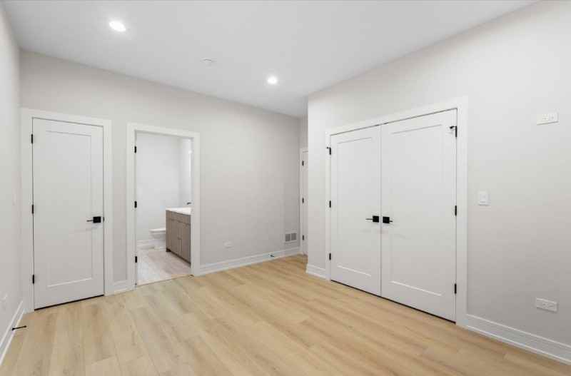 5006 S Prairie Ave #3 - Photo 7 of 13