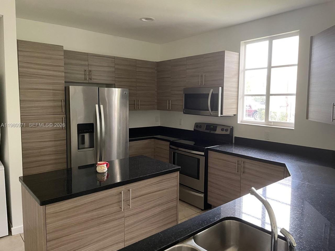 2714 Swter - Photo 2 of 8