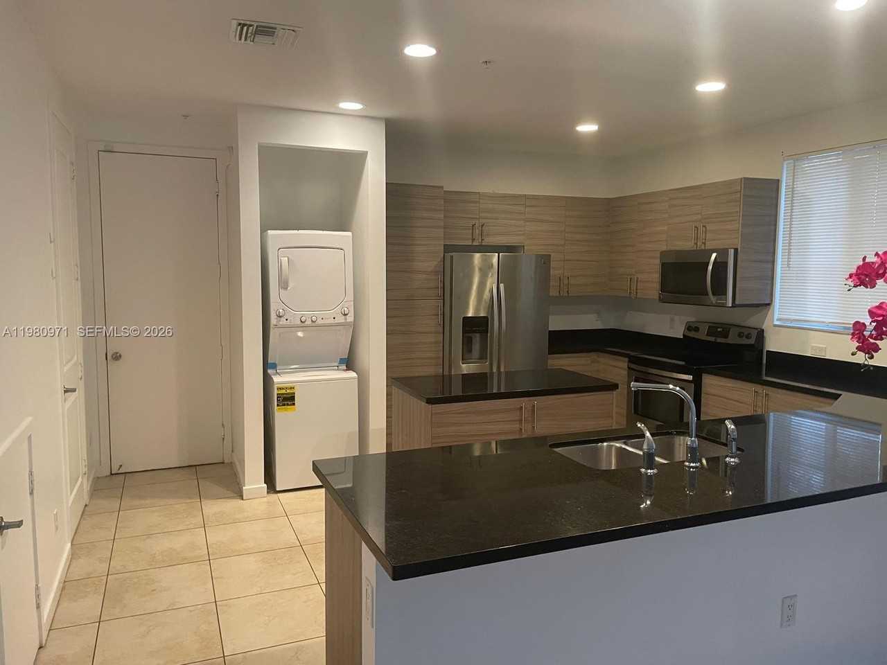 2714 Swter - Photo 3 of 8