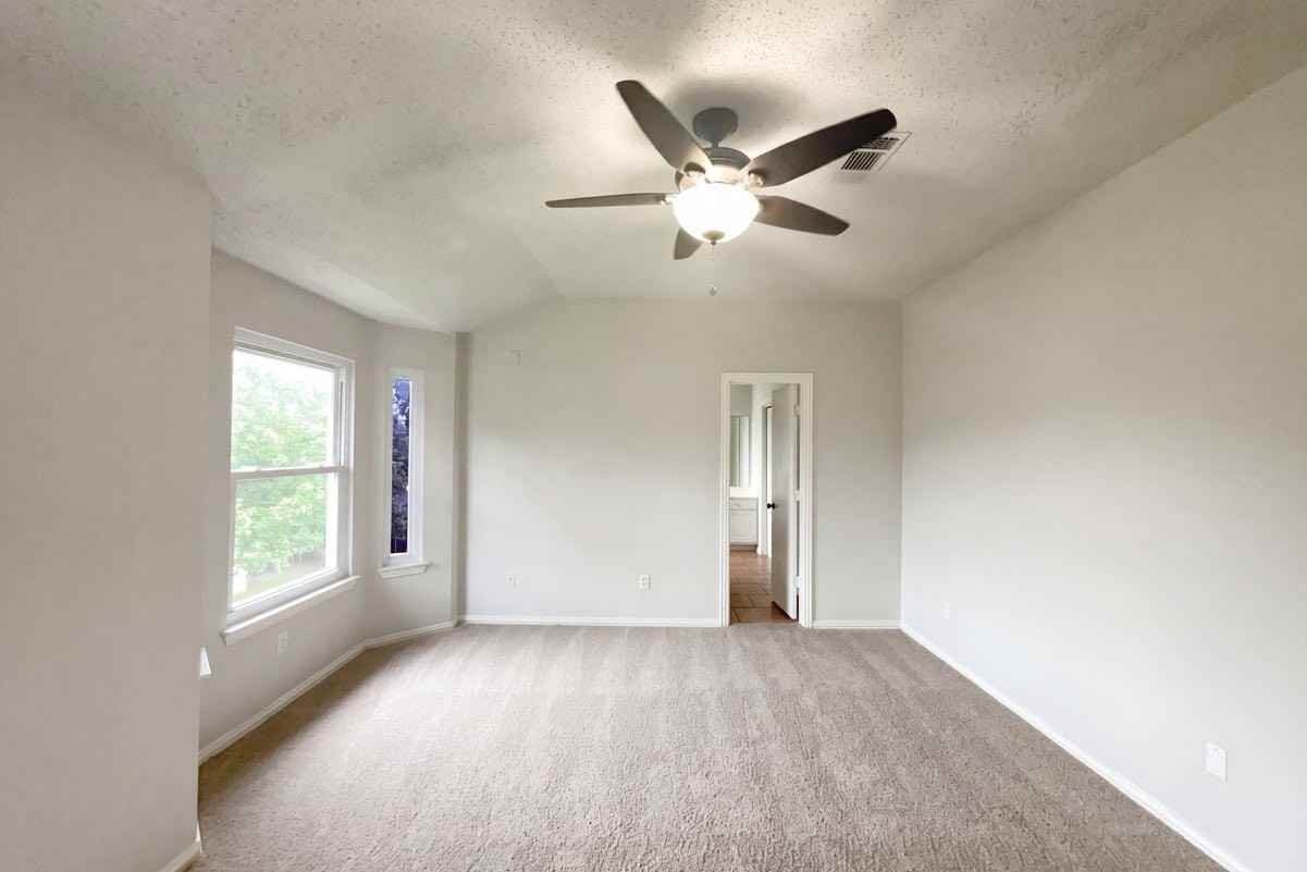 1405 Turtle Cove Dr - Photo 4 of 10