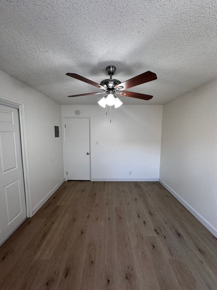 5134 N Glendora Ave #35 - Photo 5 of 12