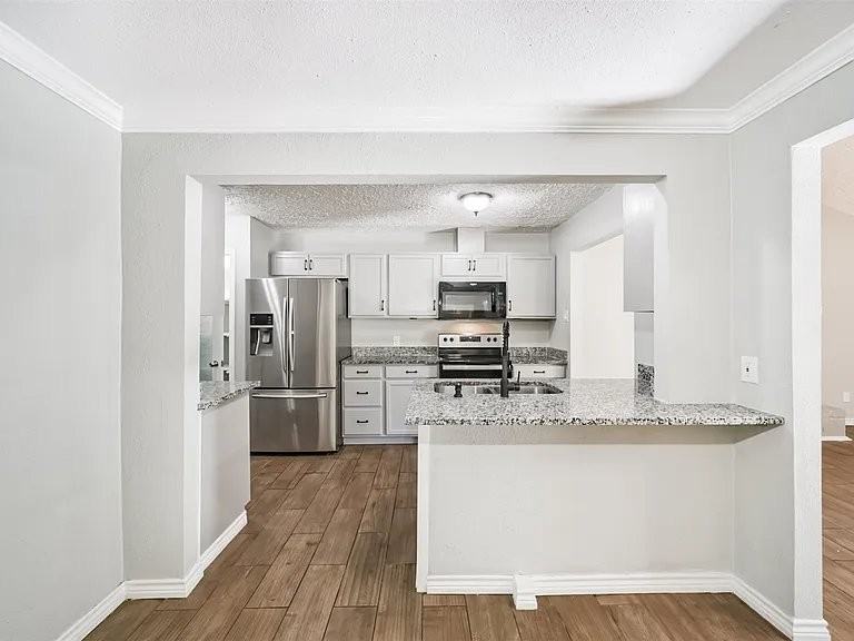 22203 Fincastle Dr - Photo 6 of 10