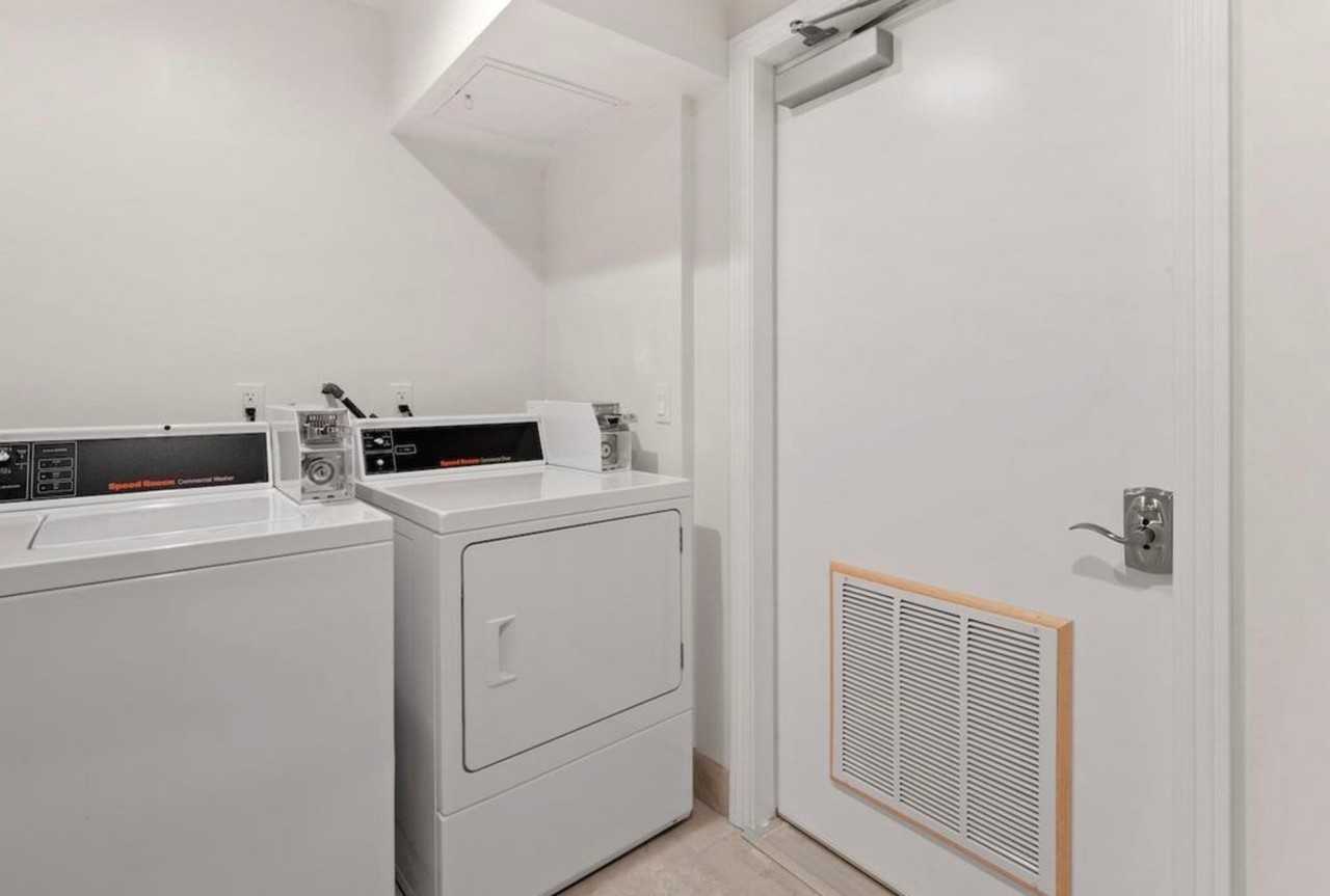 12147 Magnolia Blvd #301 - Photo 3 of 14
