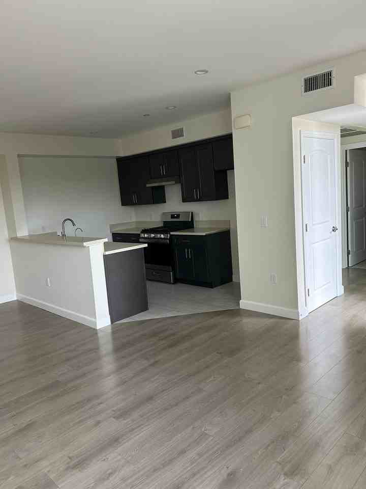 12147 Magnolia Blvd #301 - Photo 5 of 14