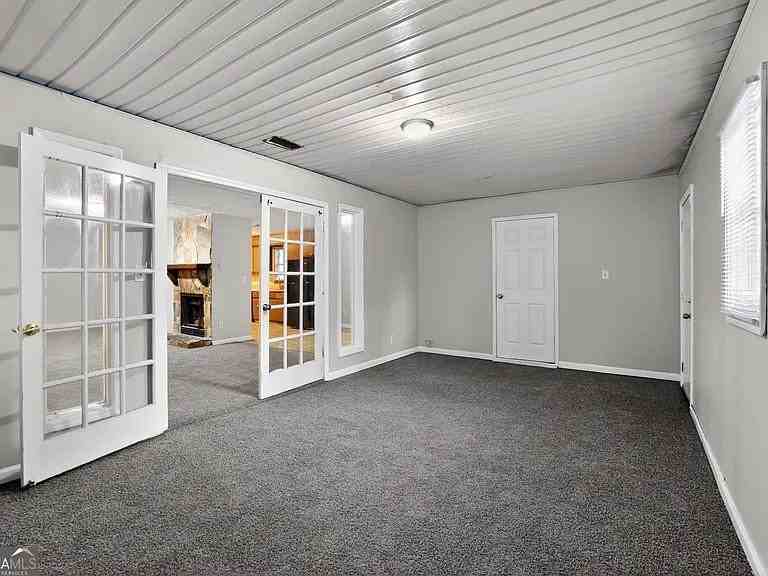 1009 Salisbury Trl - Photo 5 of 9