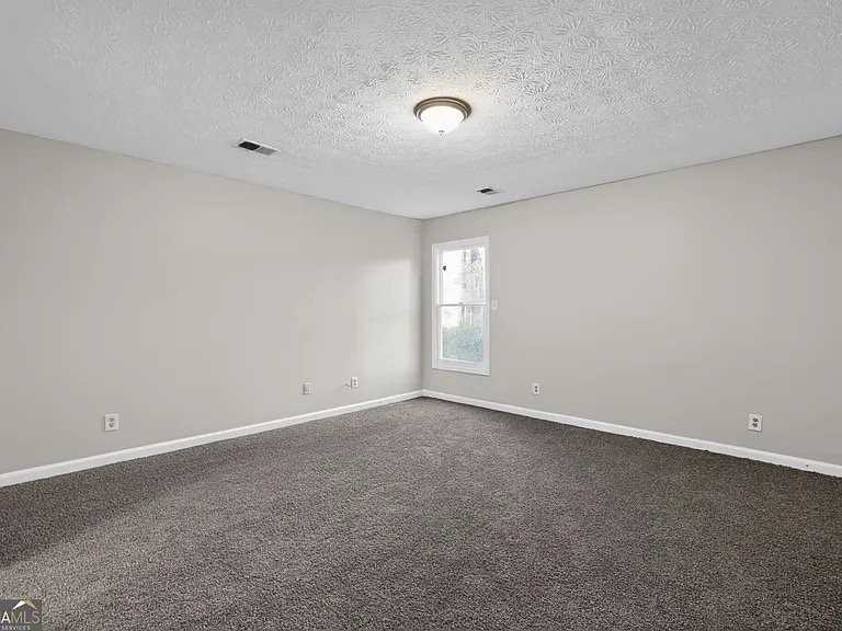 1009 Salisbury Trl - Photo 6 of 9