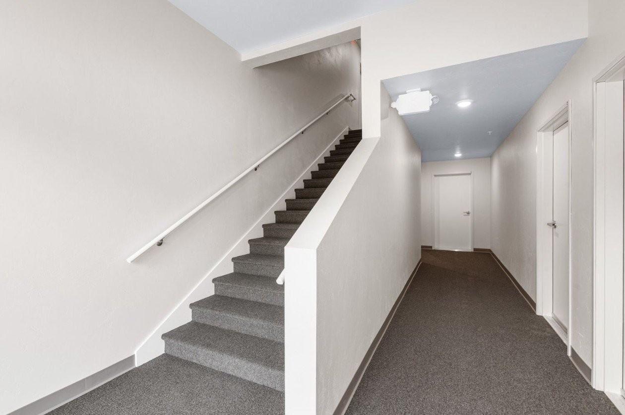 352 Deschane Ave #5 - Photo 7 of 8