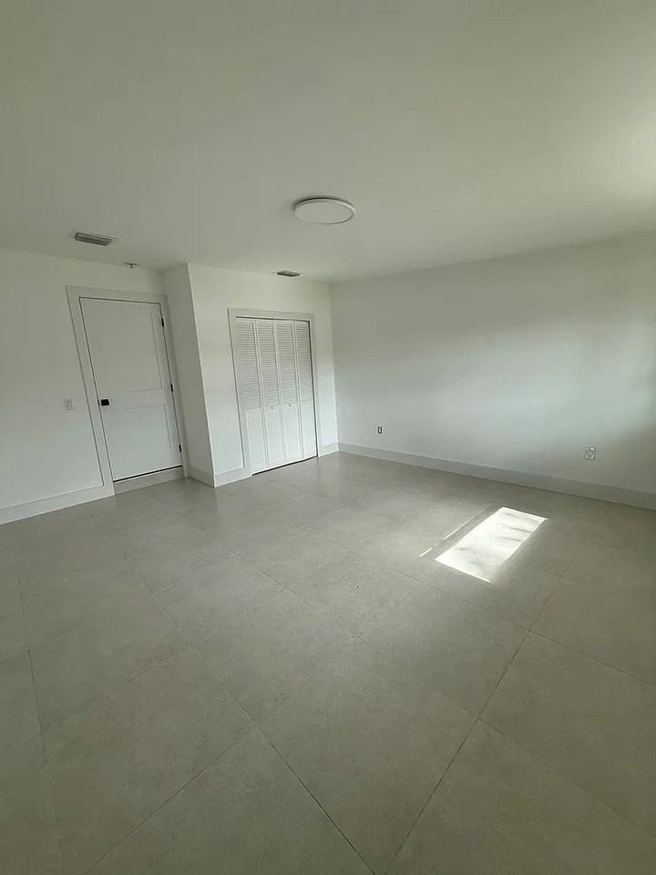 14273 Sw 52nd St - Photo 3 of 8