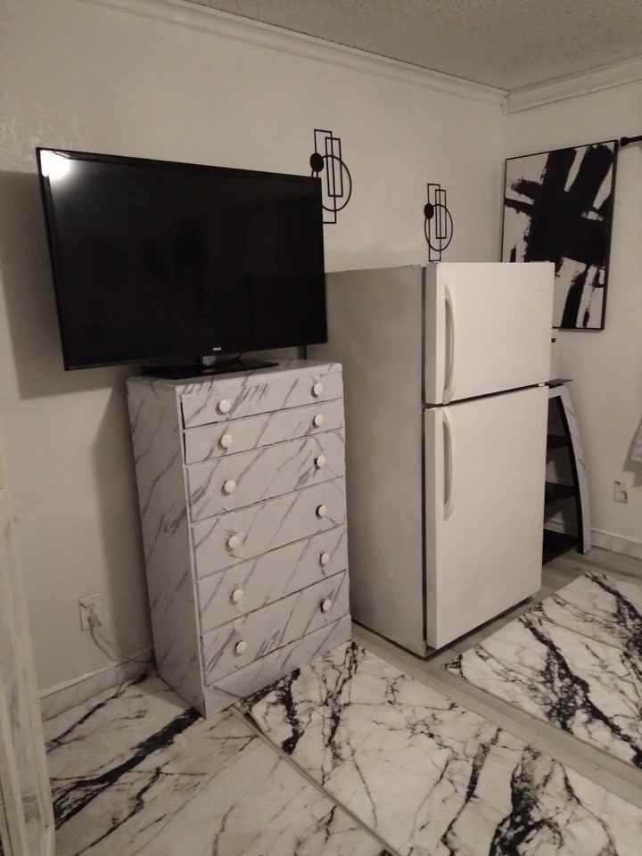 2380 S Bardell Ave - Photo 4 of 11