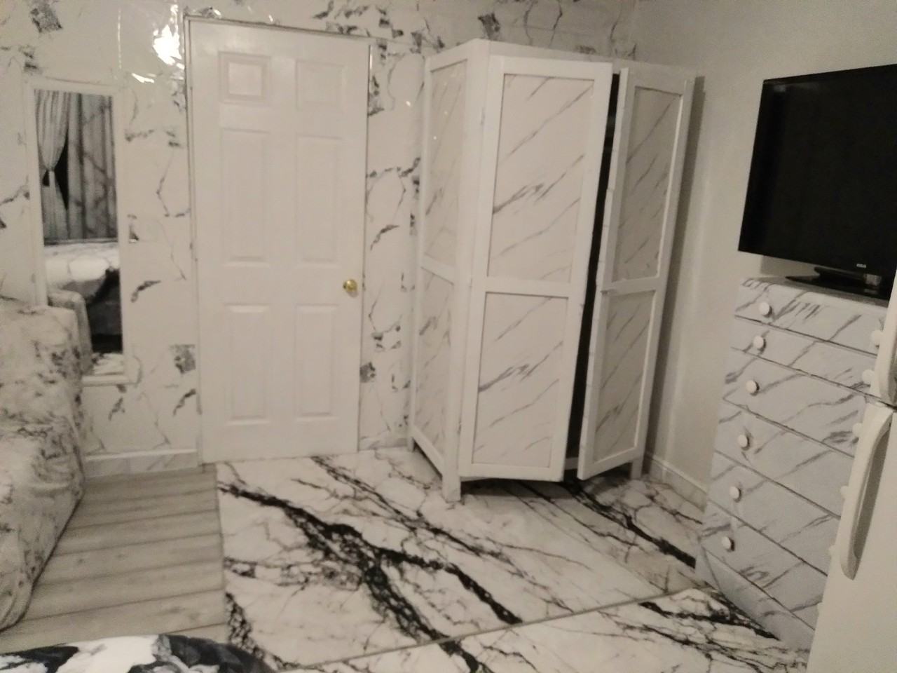 2380 S Bardell Ave - Photo 7 of 11