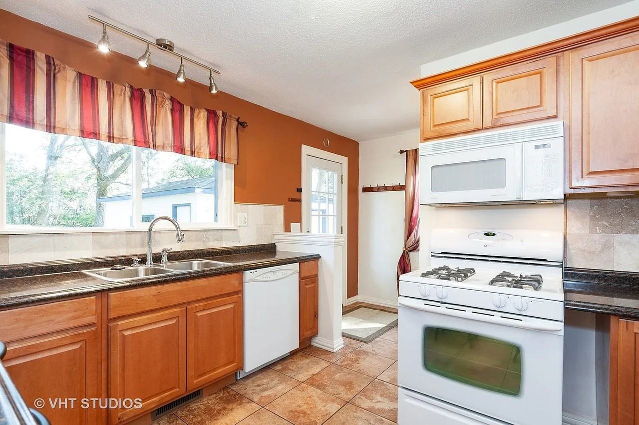 804 Tomahawk Trl - Photo 5 of 7