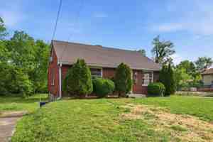 featured image of 905 W Eastland Ave