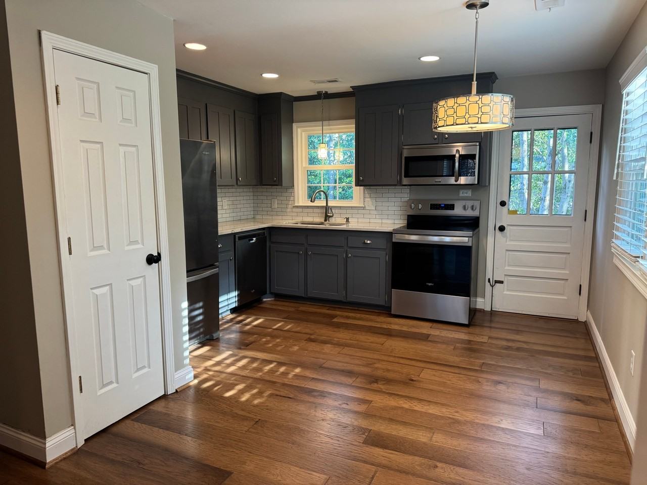 608 University Rdg #1B - Photo 3 of 17