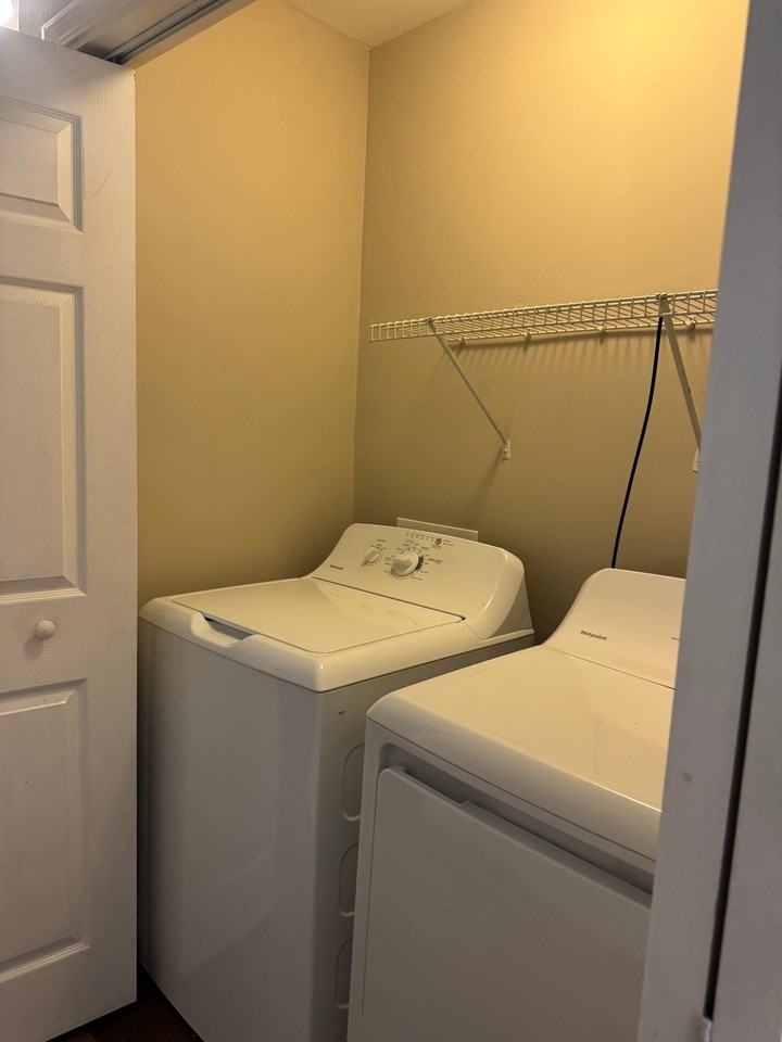 608 University Rdg #1B - Photo 6 of 17