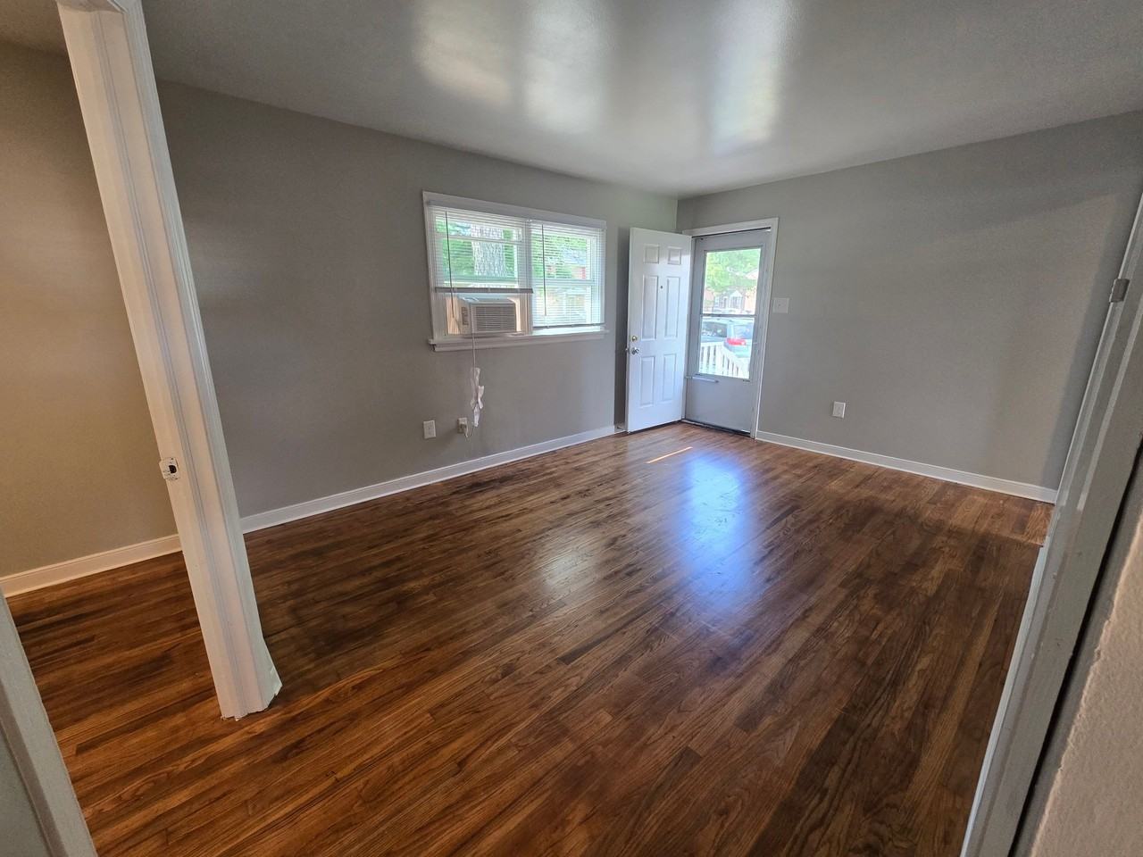 5225 Collindale Rd - Photo 2 of 10