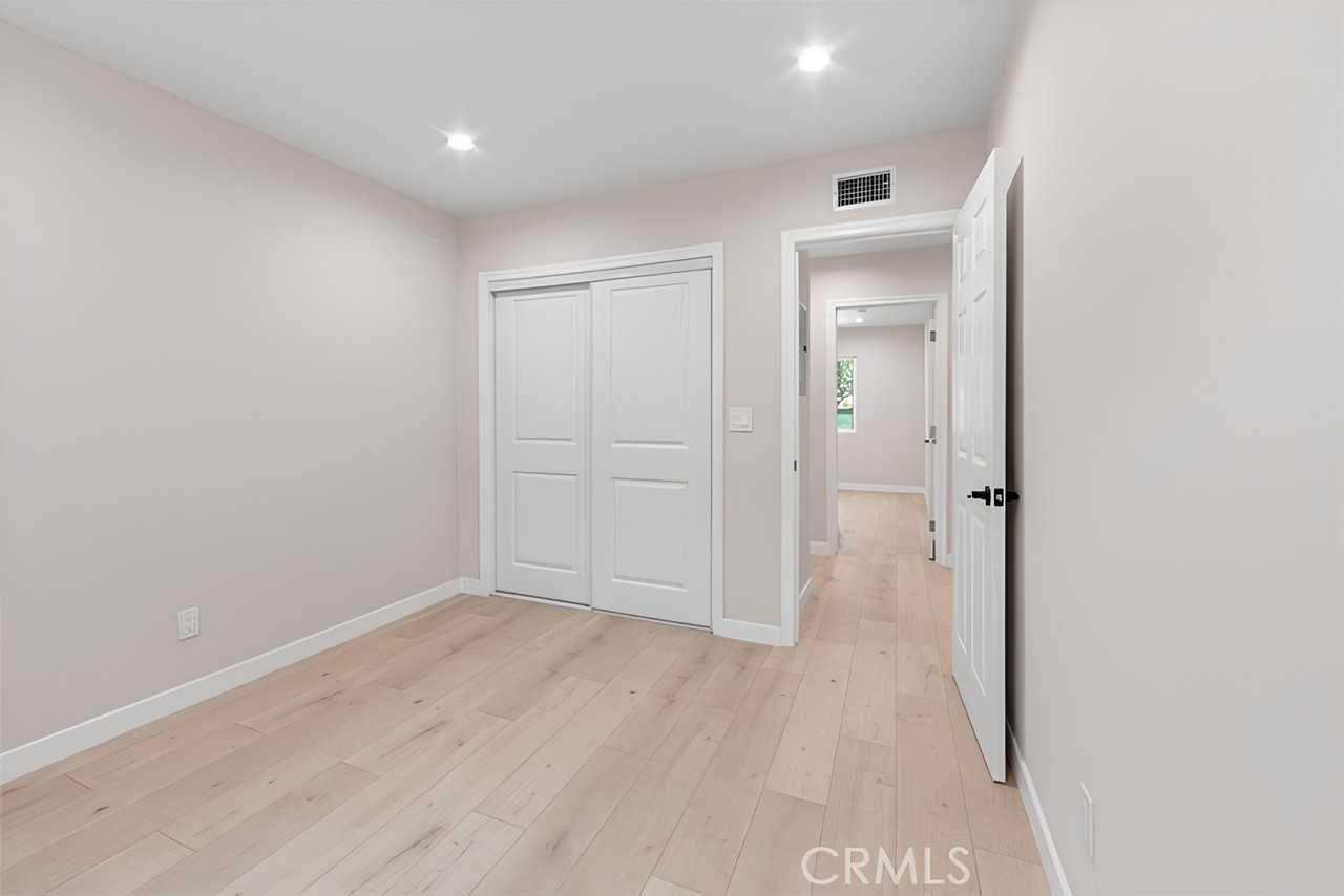 6724 Hesperia Avenue - Photo 5 of 16