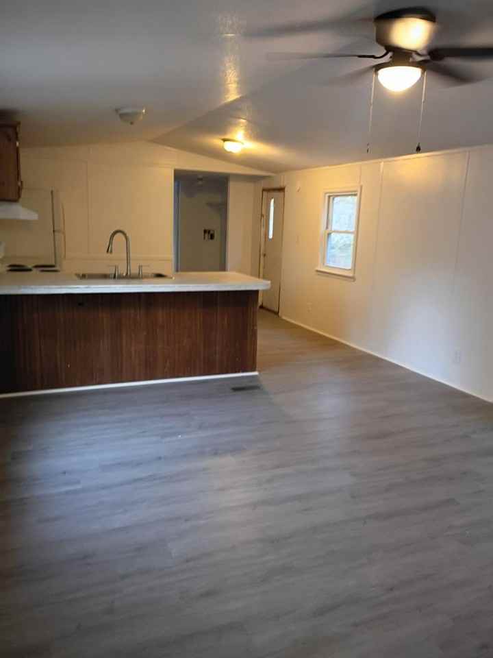 Oakhurst - Photo 2 of 11