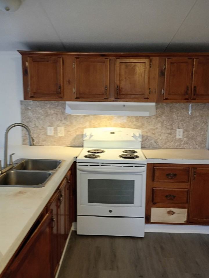 Oakhurst - Photo 7 of 11