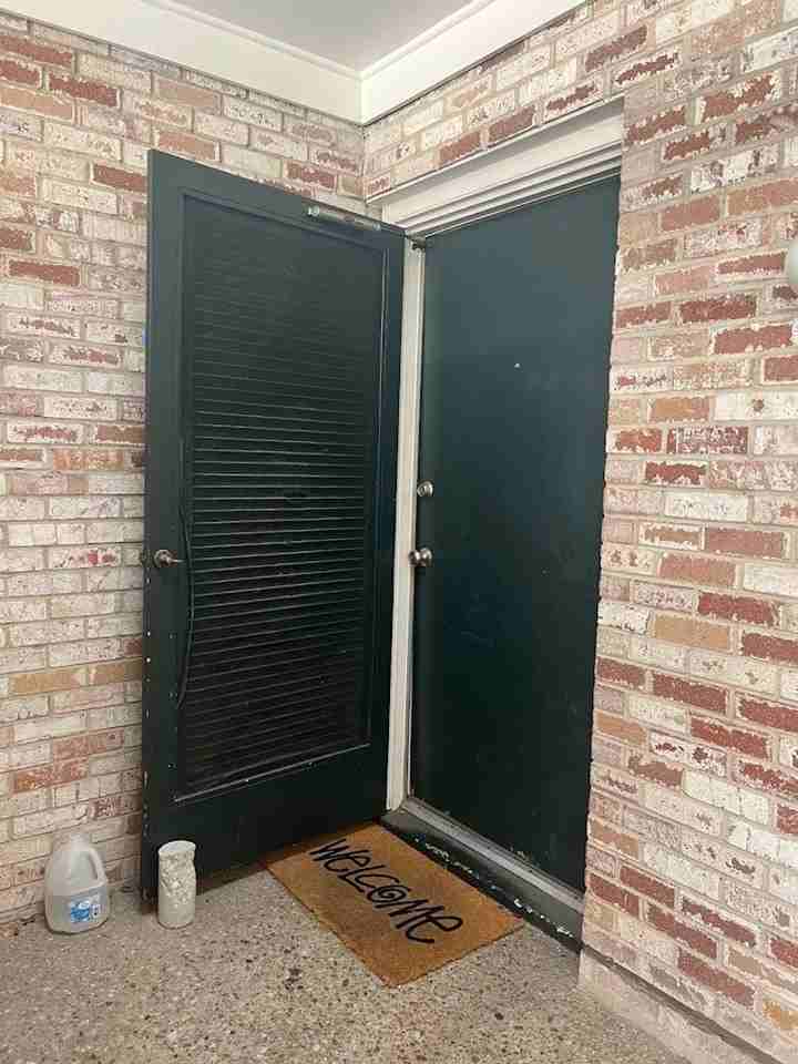 2704 San Pedro St - Photo 2 of 17