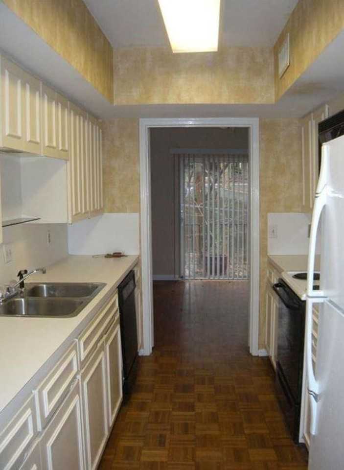 2704 San Pedro St - Photo 5 of 17