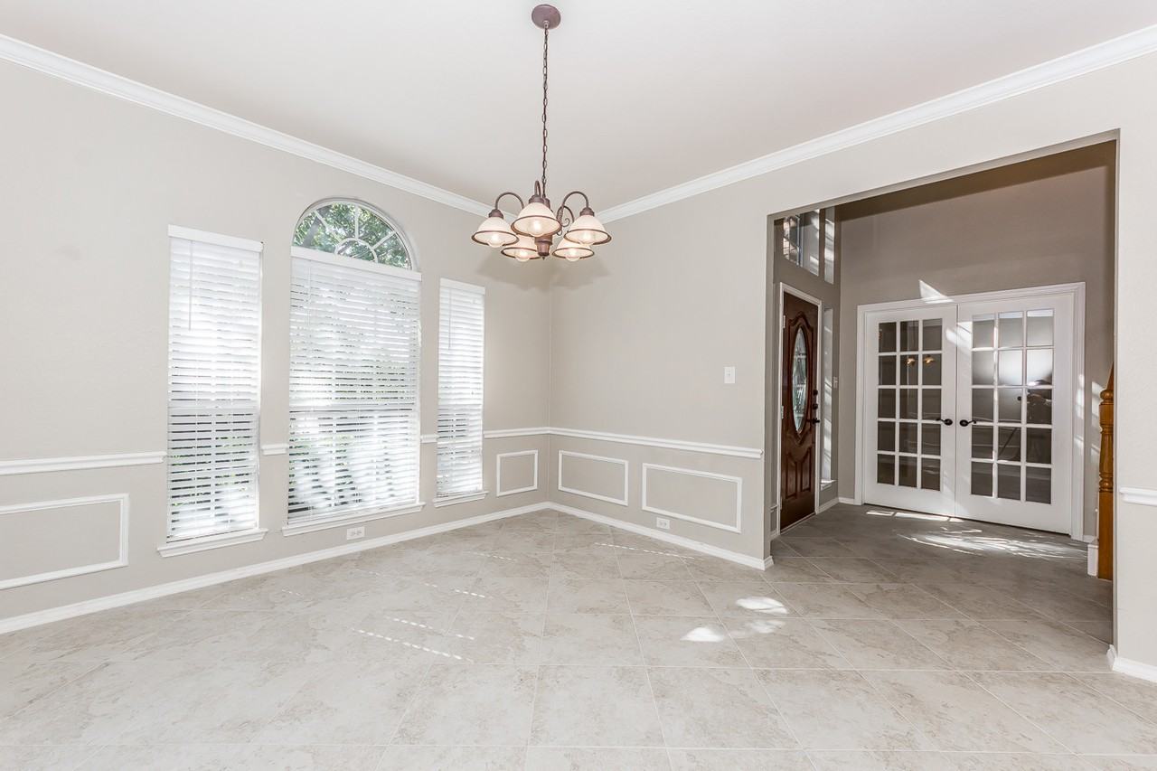 2060 Garden Crest Dr #1 - Photo 3 of 31