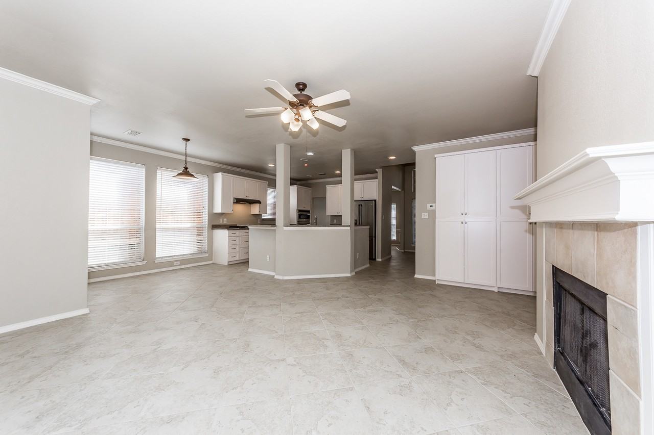 2060 Garden Crest Dr #1 - Photo 4 of 31