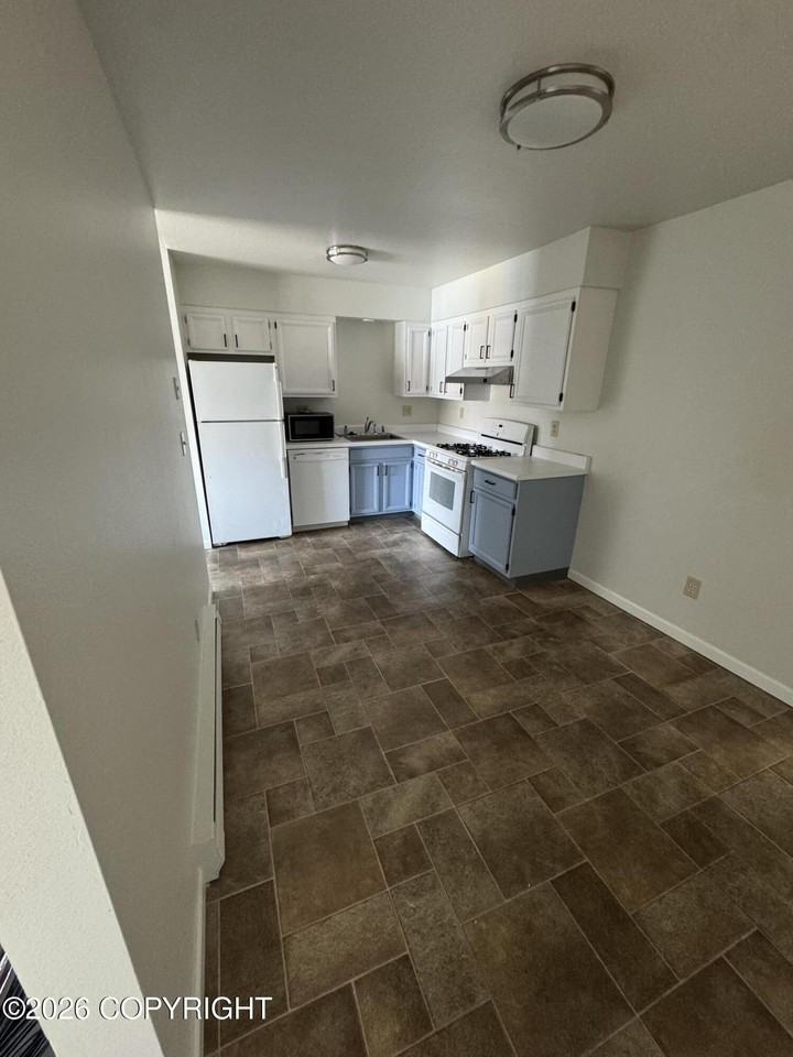 518 E 22nd Ave #7 - Photo 5 of 13