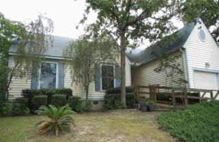 210 Suffolk Dr - Photo 1 of 1