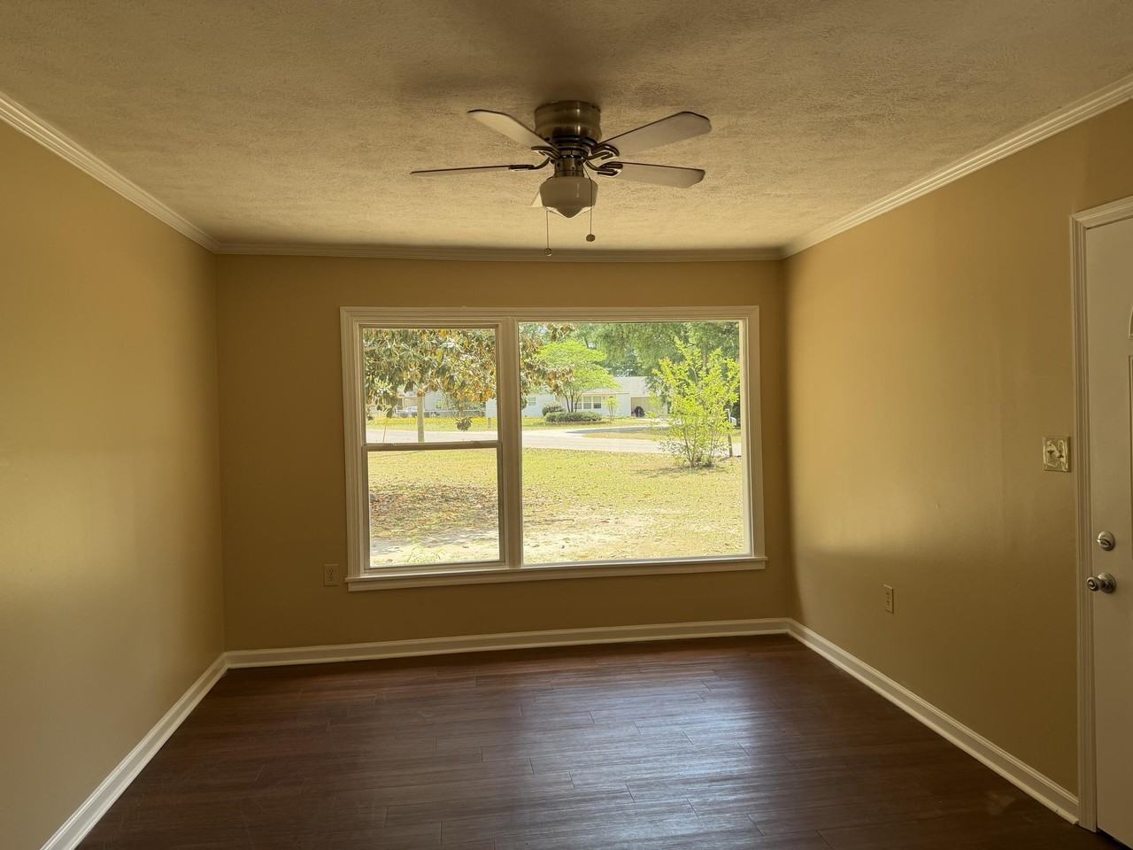 118 Taylor St - Photo 3 of 11