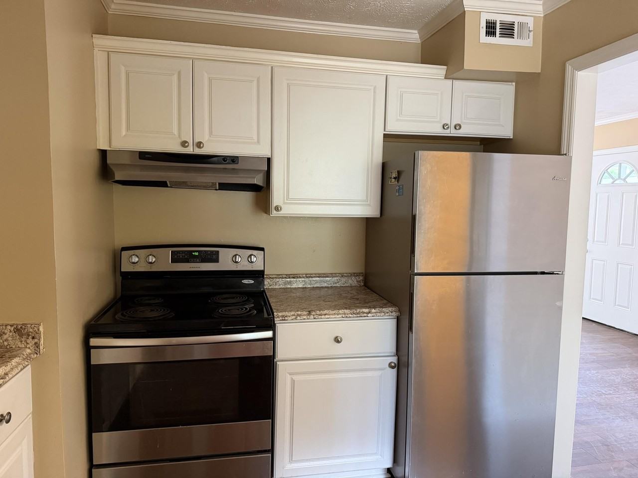 118 Taylor St - Photo 5 of 11