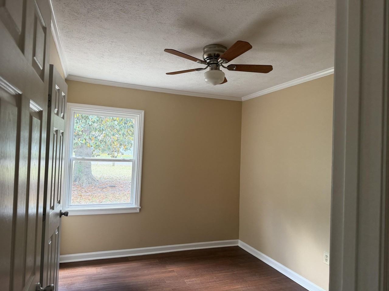 118 Taylor St - Photo 7 of 11